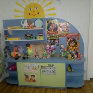Стеллаж для игрушек и пособий. Мебель для детского сада в Калининграде