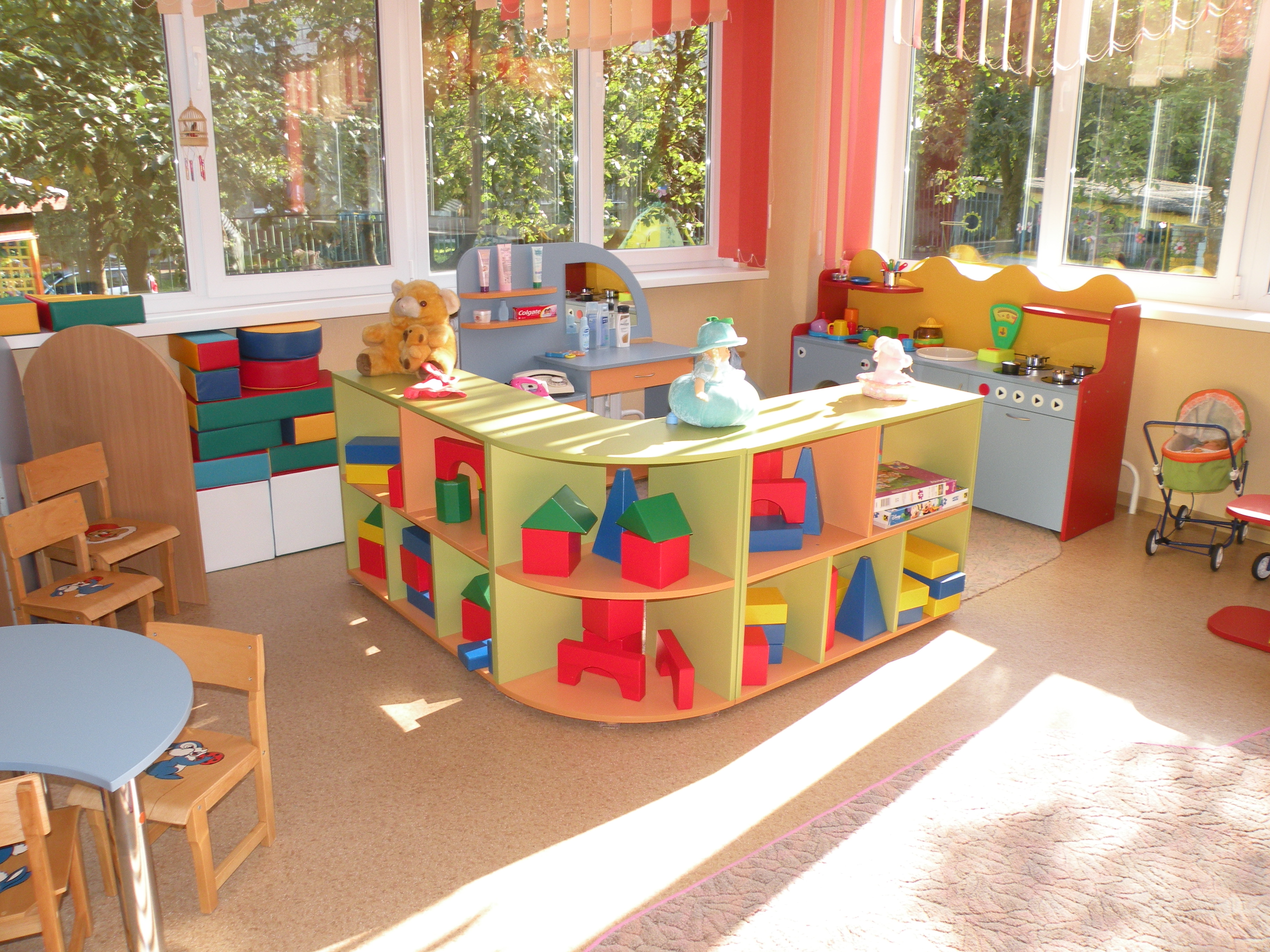 Мебель в ясли. Мебель для детского сада. Мебель для группы детского сада. Мебель для детского садика. Современная мебель для детских садов.