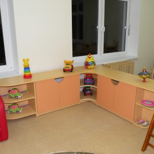 Стеллаж для игрушек угловой. Мебель для детского сада в Калининграде