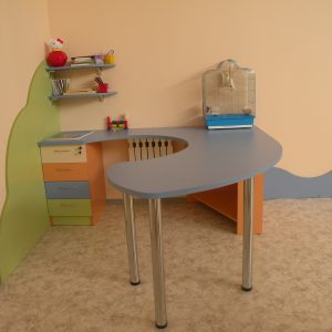 Стол воспитателя для детского сада в Калининграде